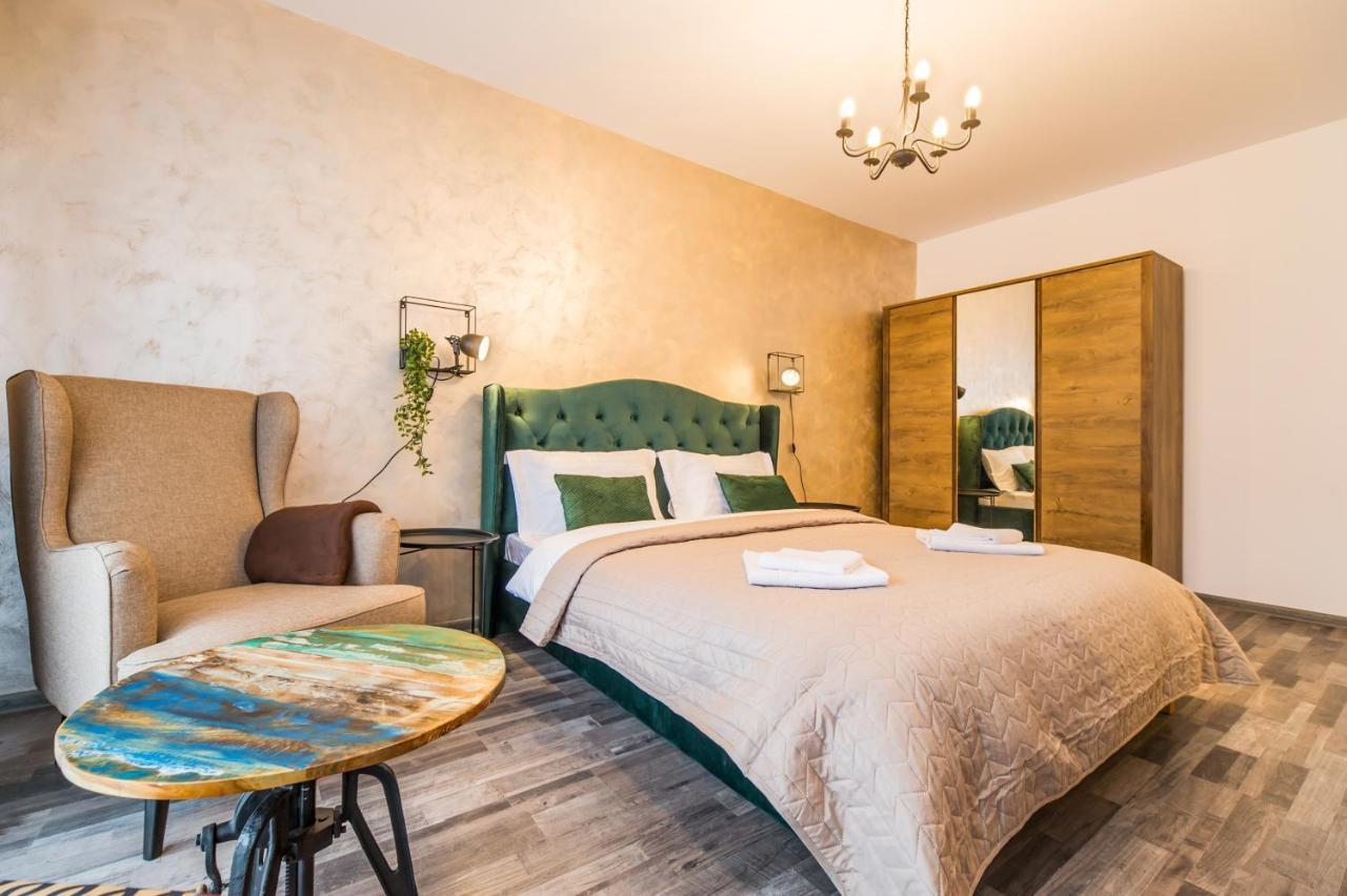 Apartament Smarald ブラショフ エクステリア 写真